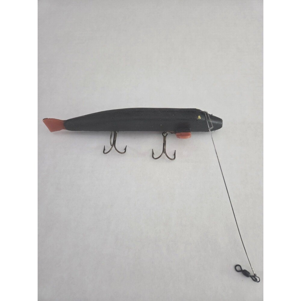 Vintage Big Muskie Fishing Lure Molded Rubber 9 Inches Long 8 Inch Metal Leader